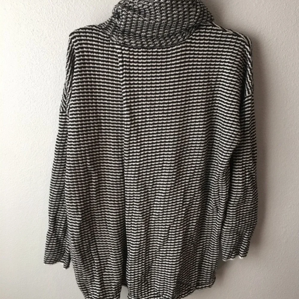 NWOTS CAbi Fergie Turtleneck Sweater Split Front - Picture 5 of 8